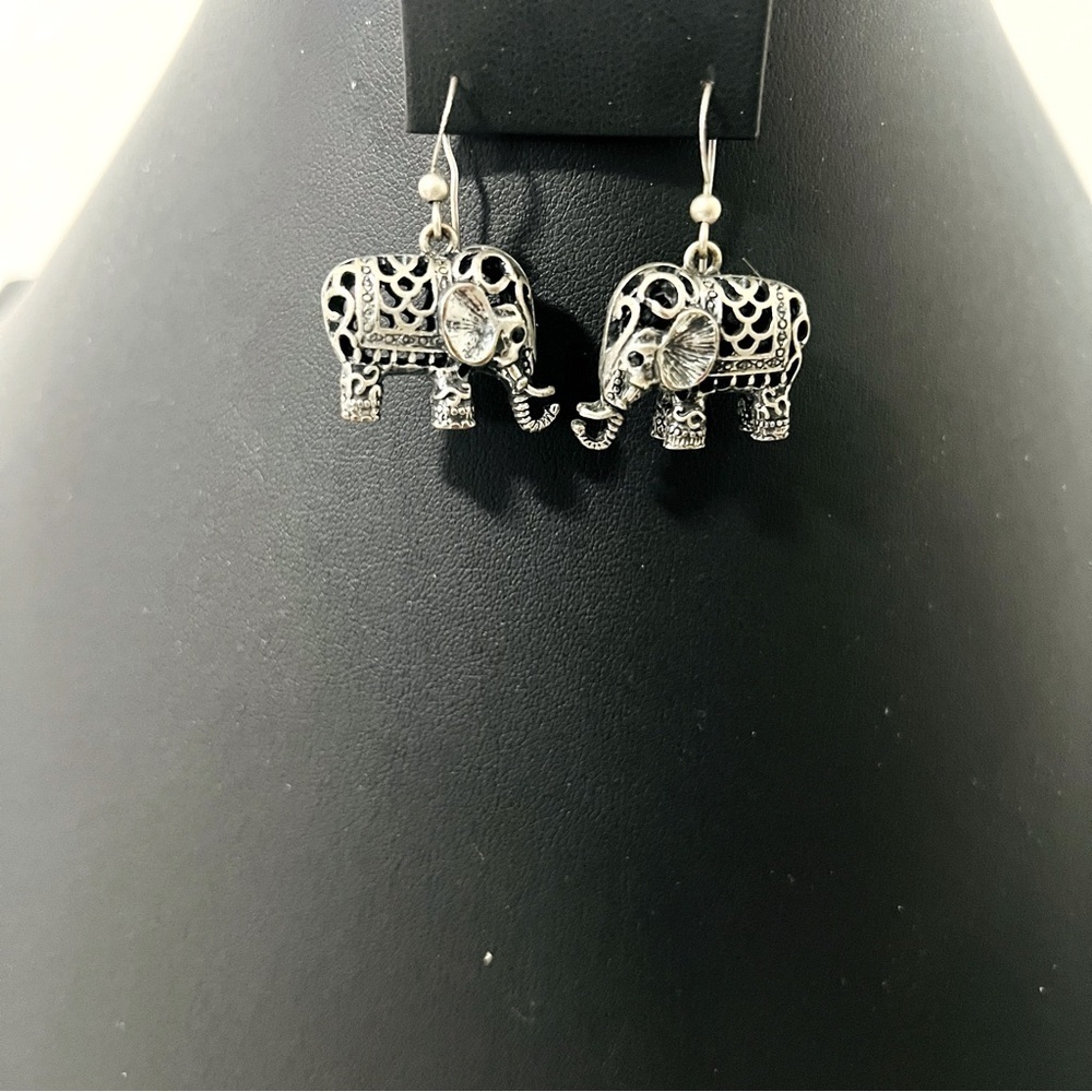 Elephant Drop Earrings Silver Tone Etched 3D Boho Retro Everyday Casual